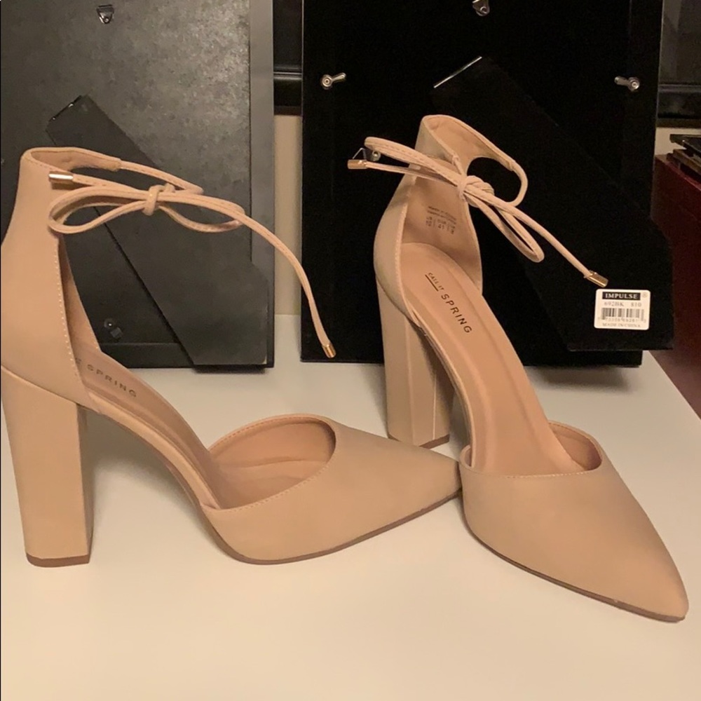Spring size 10 nude pumps